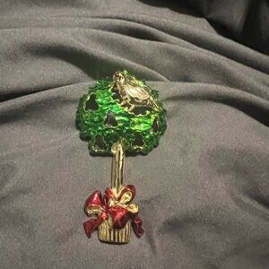 Festive Partridge In A Pear Tree Brooch with Red Bow